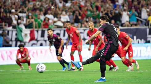 El penal de Carlos Salcedo ante Canadá en la Copa Oro 2021