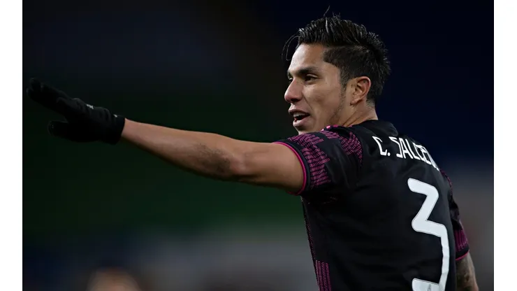 Carlos Salcedo lleva 48 partidos con la selección mexicana.
