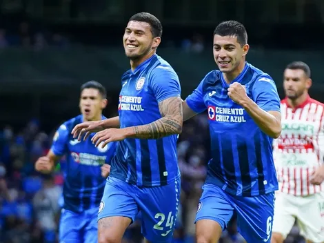 Sorprende Juan Escobar como tirador de penaltis y Cruz Azul ya le gana a Necaxa