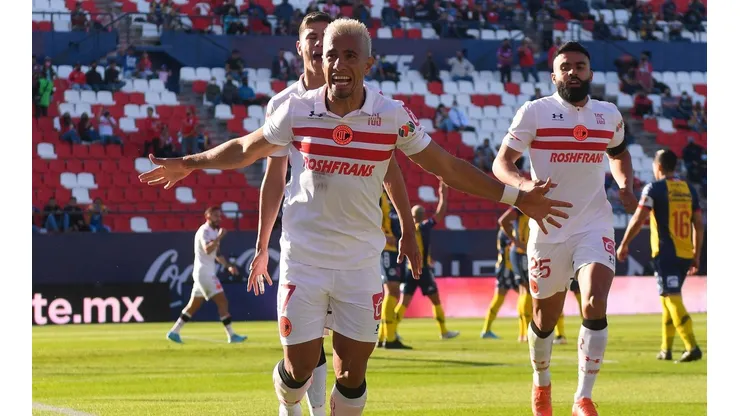 Toluca ya le gana a San Luis.