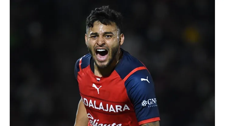 Chivas gana y respira en la Liga MX.