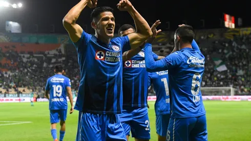 Corona y Antuna le dan la victoria a Cruz Azul ante León