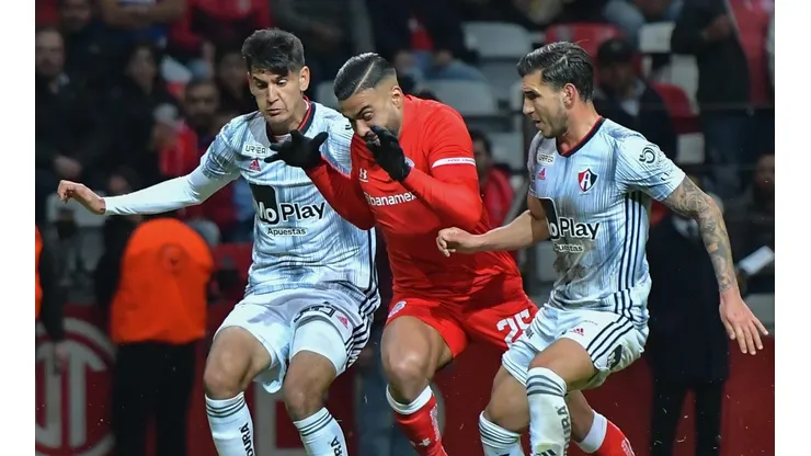 Desde su arribo de Europa, Gómez no tiene minutos con los rojinegros, lo que sería más de un año