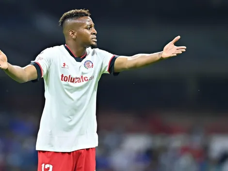 Fanáticos de Toluca celebran salida de Estrada con memes