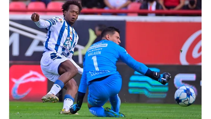 La definición de Romario Ibarra ante Luis Malagón para el 1-0 del Pachuca.
