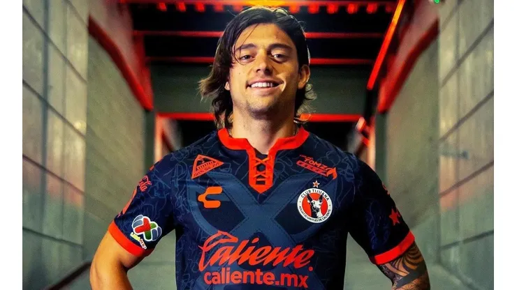 Montecinos con la camiseta de Tijuana