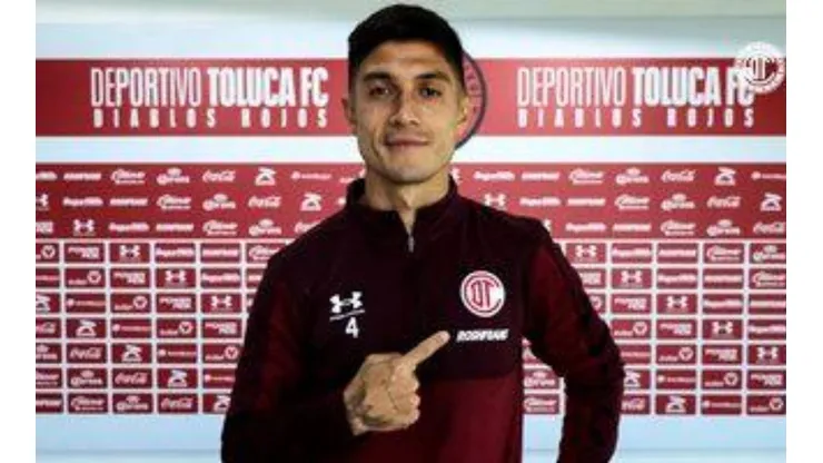 Valber Huerta en su primera práctica con los Diablos Rojos del Toluca.
