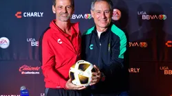 Ariel Holan -derecha- está en su segundo torneo de Liga MX en León.