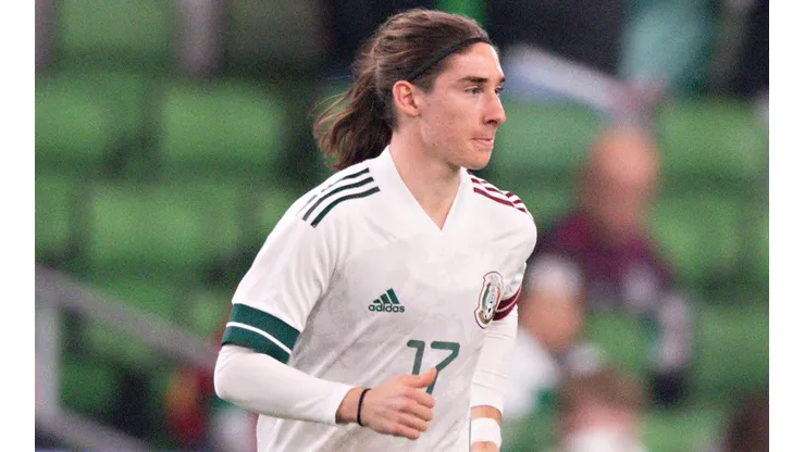 Marcelo Flores en su debut con la selección de México ante Chile.