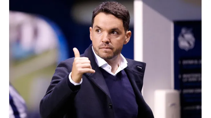 Larcamón en el partidos con Xolos