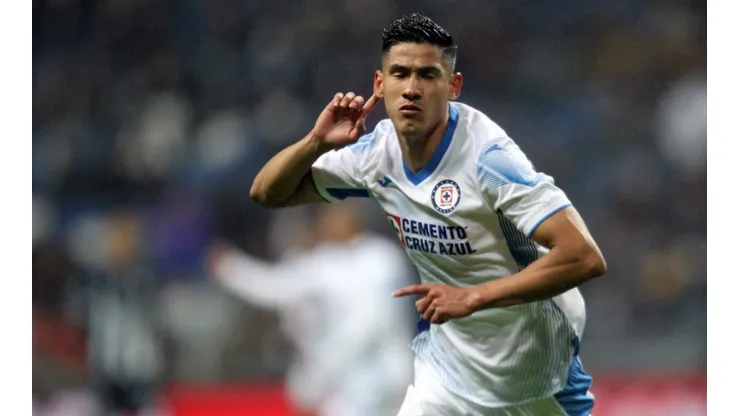 Uriel Antuna consiguió su primer gol como jugador de Cruz Azul.
