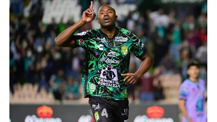 ¡Qué arranque de León! Golazo de Andrés Mosquera para el 1-0 ante Pachuca