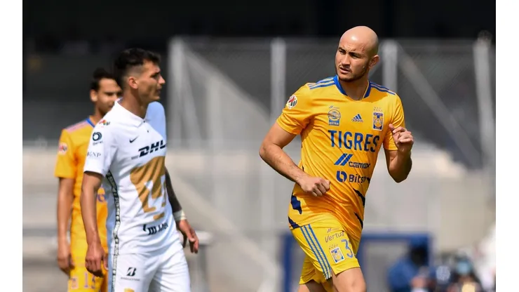 Carlos González ingresó antes de la remontada a Pumas.
