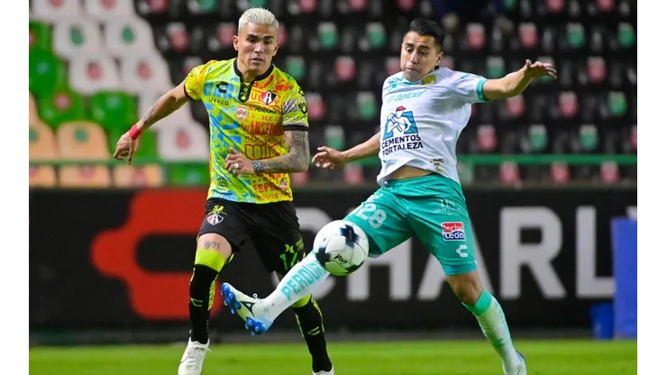 León y Atlas quedaron a mano en el Nou Camp