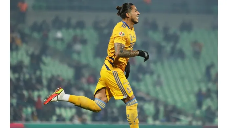 Salcedo en el empate con Santos Laguna
