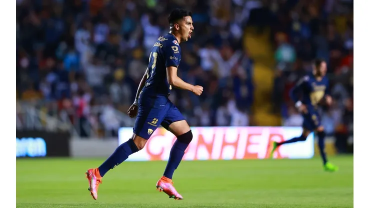 Leonel López se lució con un disparo desde fuera del área.