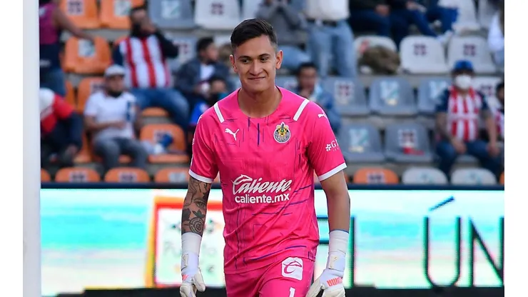 VIDEOS: Dos bloopers de la defensa de Chivas terminaron en goles Tuzos