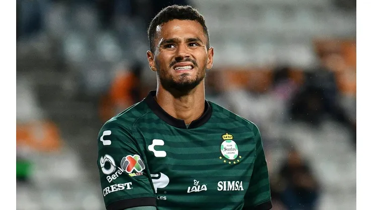 Alessio Da Cruz se marchó temprano del Santos Laguna.