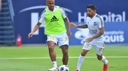 Luis el Chaka Rodríguez y Javier Aquino en un entrenamiento con Tigres.