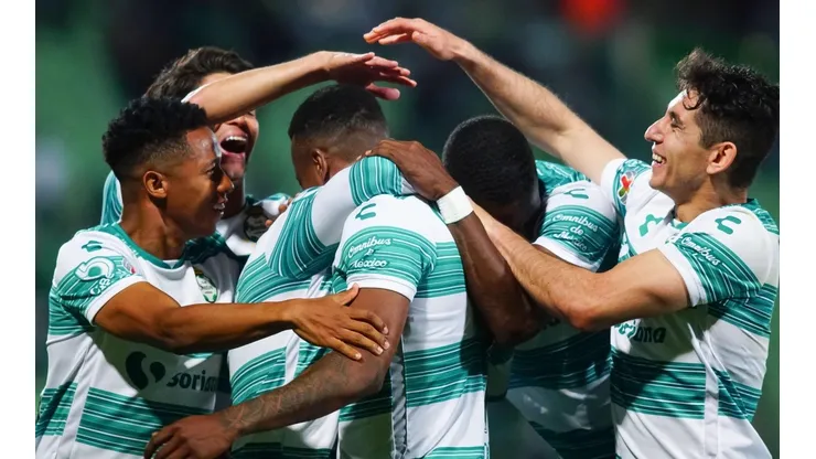 Santos Laguna anunció tres bajas a escasos días de su debut