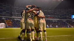 Festejo del América por el gol de Salvador Reyes ante su ex equipo.