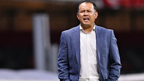 Juan Reynoso quiere reforzar la defensa.