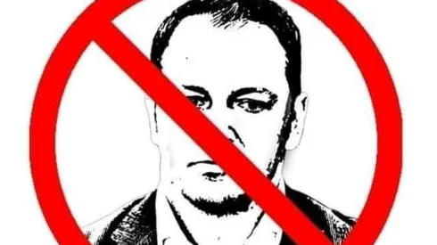 Los fanáticos estallan contra Santiago Baños.