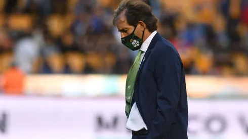 Almada casi se va a los golpes con este jugador de Santos