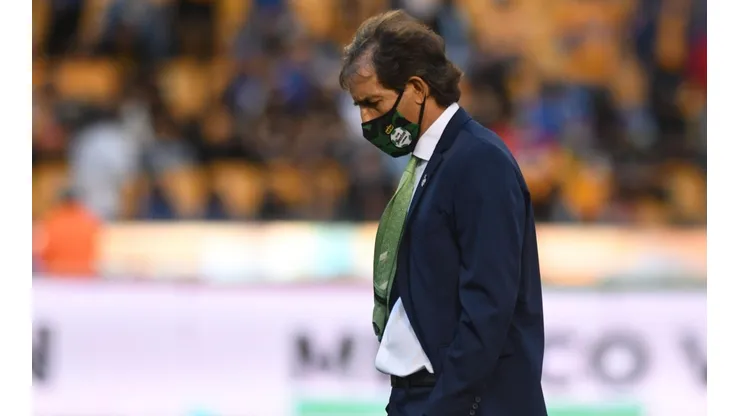 Almada casi se va a los golpes con este jugador de Santos