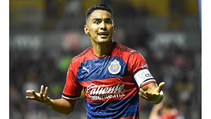 Vázquez asegura que Peláez le prometió que él no saldría de Chivas