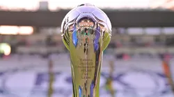 El trofeo de campeón de la Liga MX espera por su ganador.
