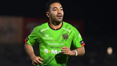 Marco Fabián y una inscripción poco habitual.