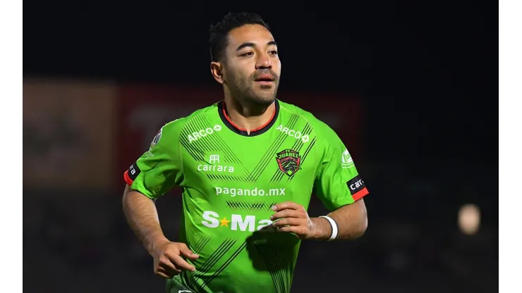 Marco Fabián y una inscripción poco habitual.