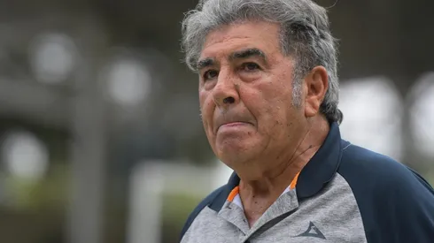 Reinoso está muy molesto por la cantidad de extranjeros y el VAR