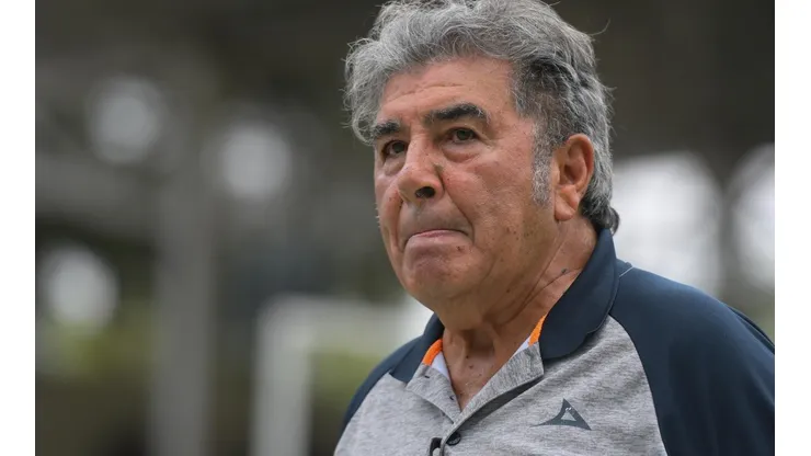Reinoso está muy molesto por la cantidad de extranjeros y el VAR