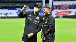 Memo Ochoa y Jonathan Dos Santos se reúnen en América y ambos jugarán juntos el Clausura 2022 (Foto: Imago).
