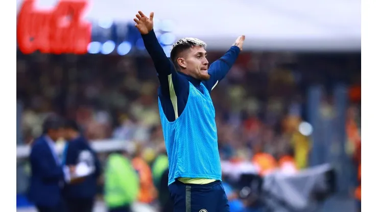 Castillo reveló esta noticia por medio de sus redes sociales