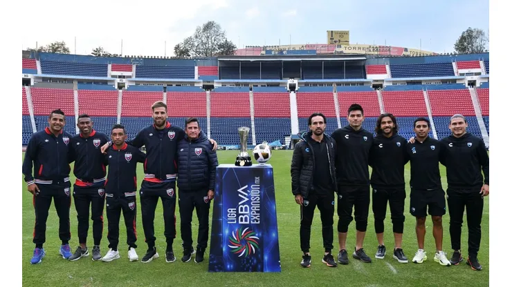 Jugadores y cuerpo técnico del Atlante campeón en el torneo Grita México Apertura 2021.