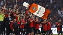 Atlas campeón abrió el famoso whisky.