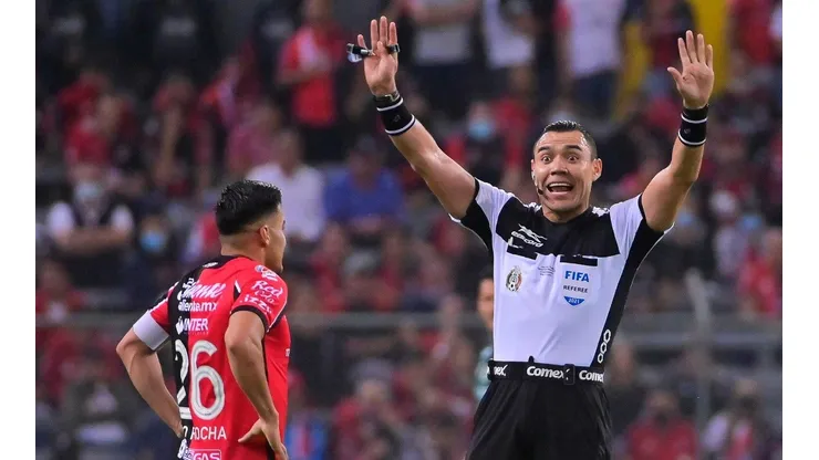 El silbante Marco Antonio Ortiz Nava fue el encargado de este encuentro
