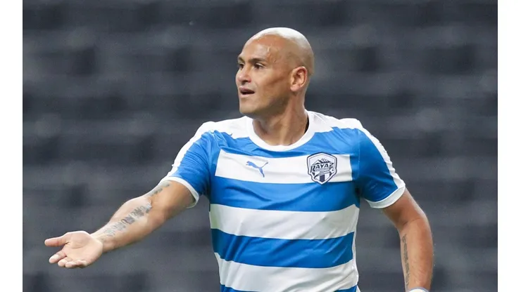 Humberto Suazo deja de jugar en el filial de Monterrey.