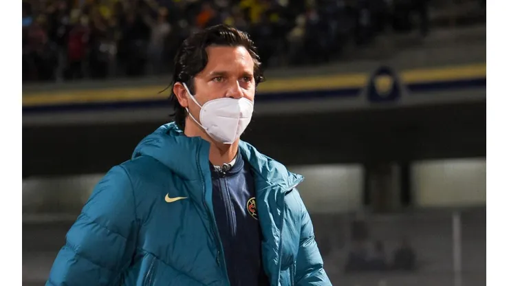 Santiago Solari bromeó al hablar de refuerzos.
