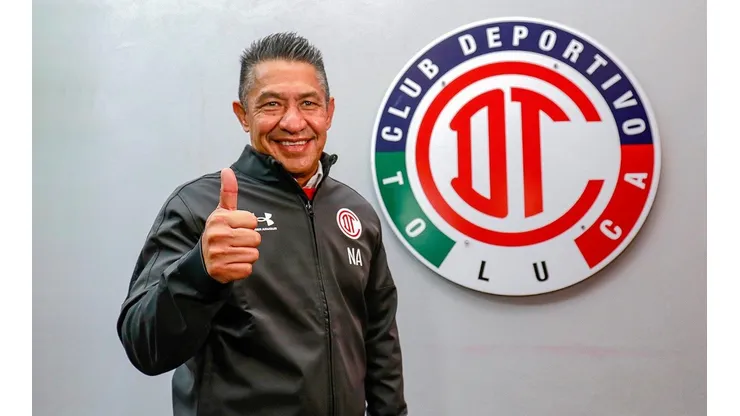 Nacho Ambriz empezó a buscar refuerzos en Toluca