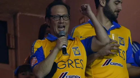 El reconocido actor quiso comprar la playera por una buena causa