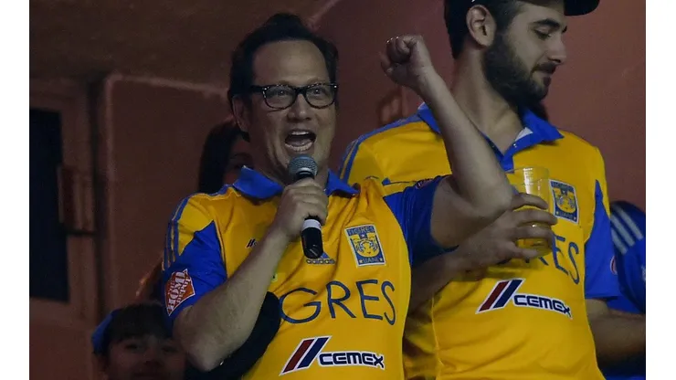 El reconocido actor quiso comprar la playera por una buena causa