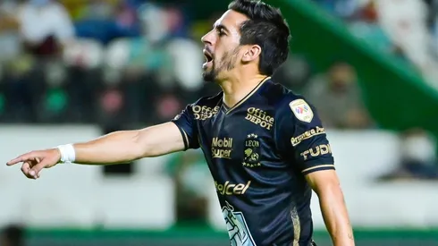 El jugador de los Esmeraldas estuvo en desacuerdo con el VAR por polémico gol