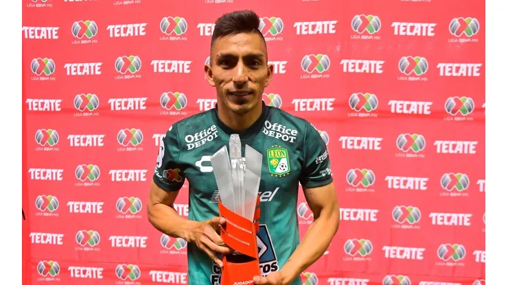 No se va: León blindó a Ángel Mena