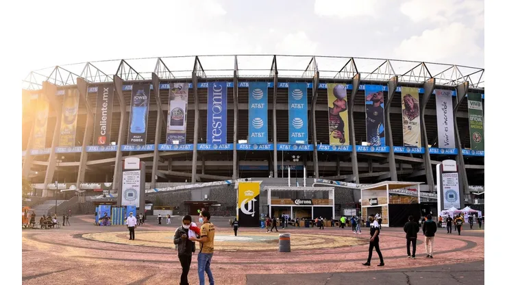Los estadios podrían volver al cierre total por la nueva variante de COVID-19