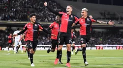 El festejo del gol del Emperador Julio Furch.
