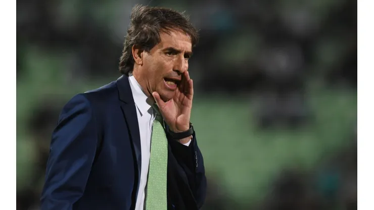 Guillermo Almada dejó de ser el entrenador de Santos Laguna
